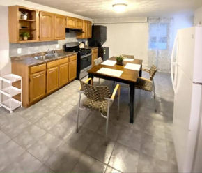 Glorious Suite near Downtown with washer/dryer